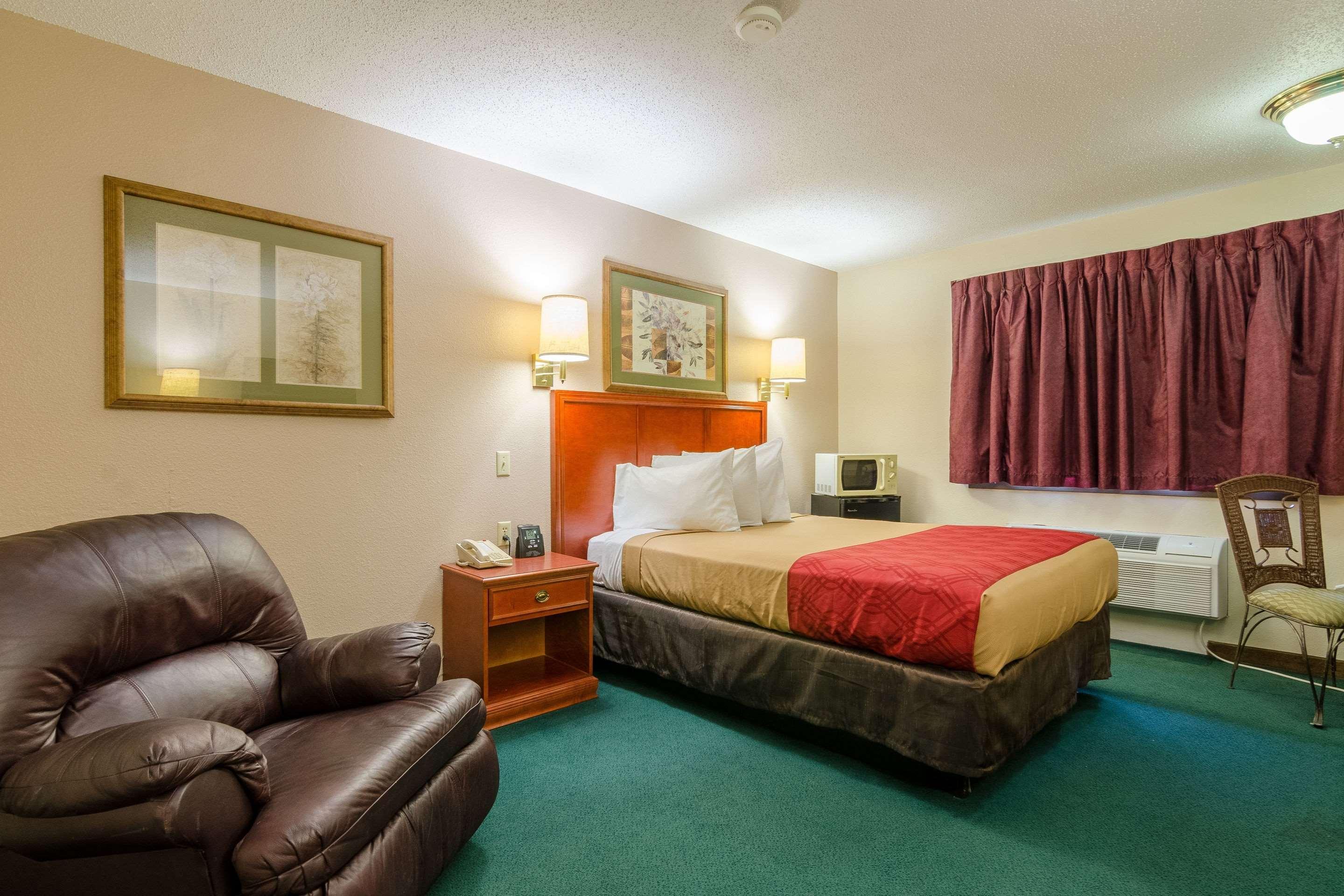 Rodeway Inn Mitchell Esterno foto
