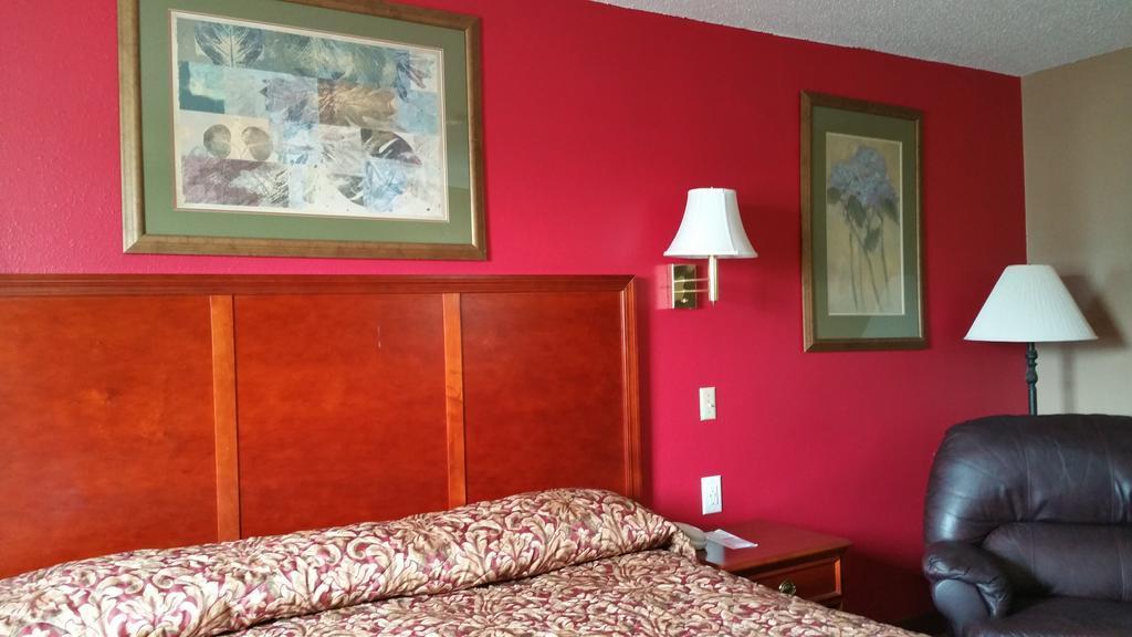 Rodeway Inn Mitchell Esterno foto