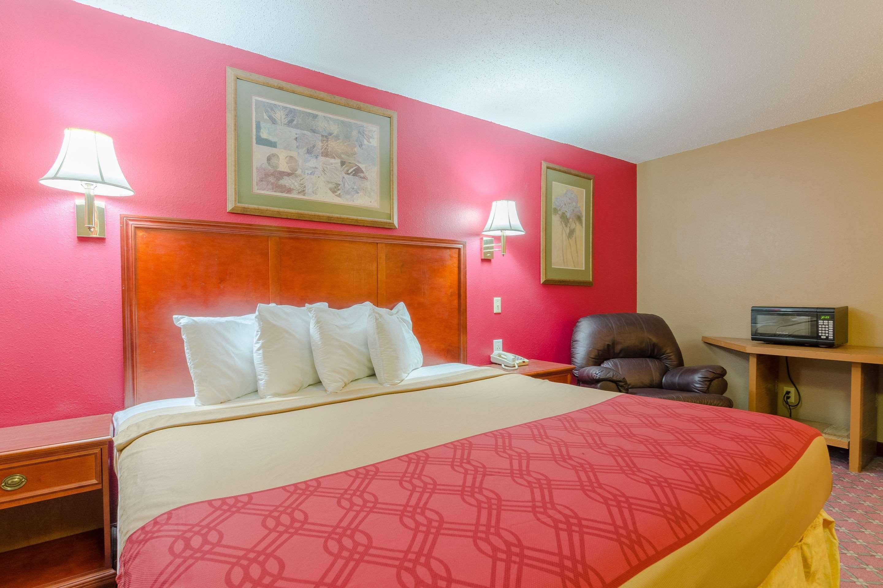 Rodeway Inn Mitchell Esterno foto