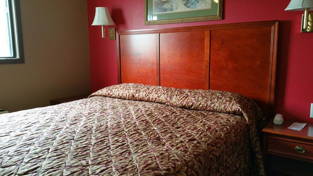 Rodeway Inn Mitchell Esterno foto