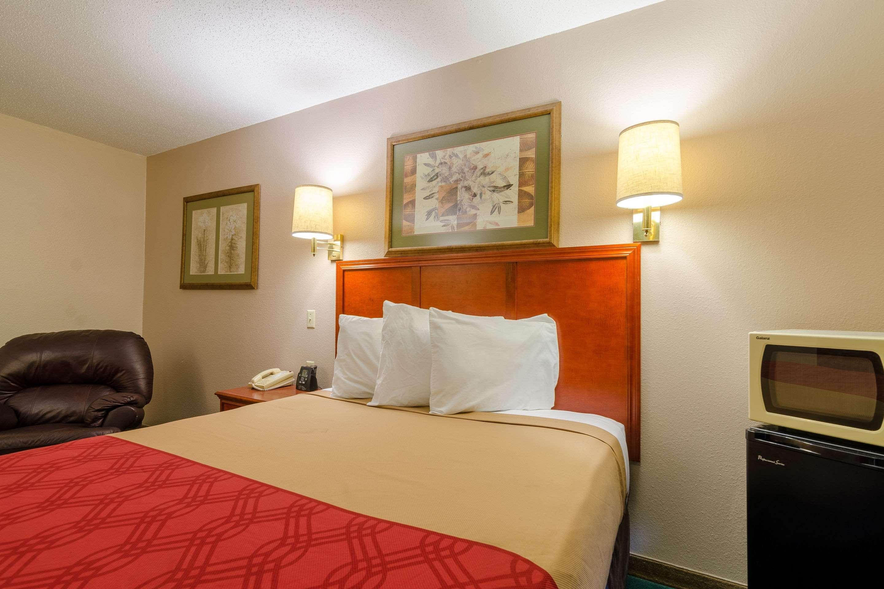 Rodeway Inn Mitchell Esterno foto