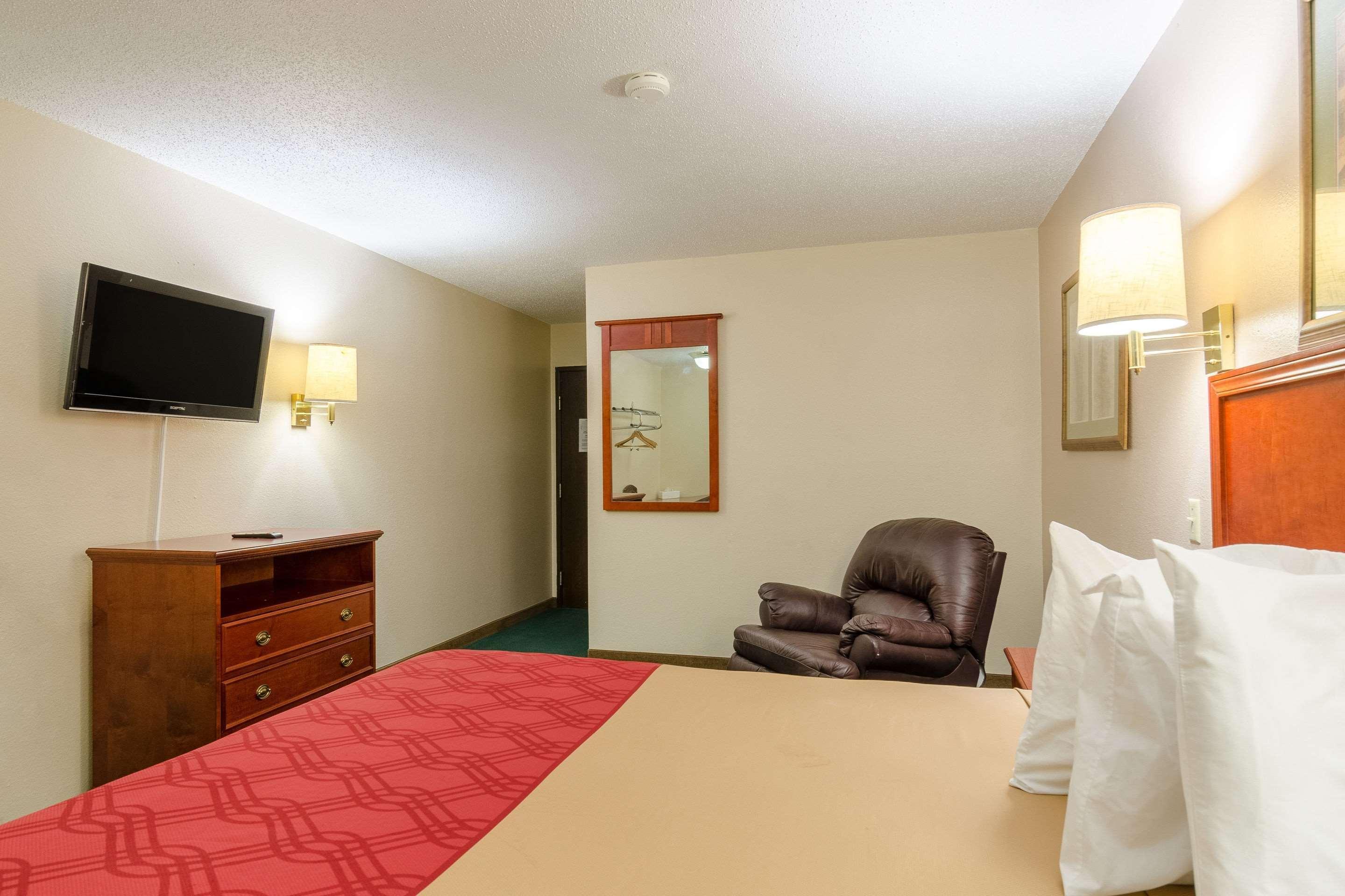 Rodeway Inn Mitchell Esterno foto