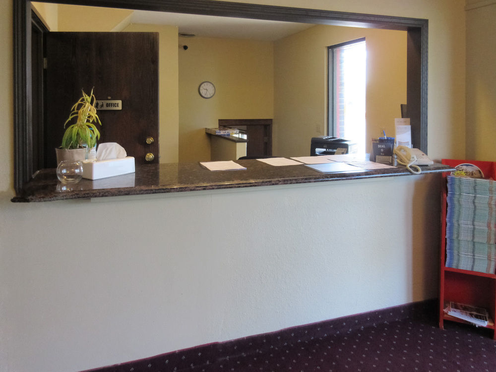 Rodeway Inn Mitchell Esterno foto