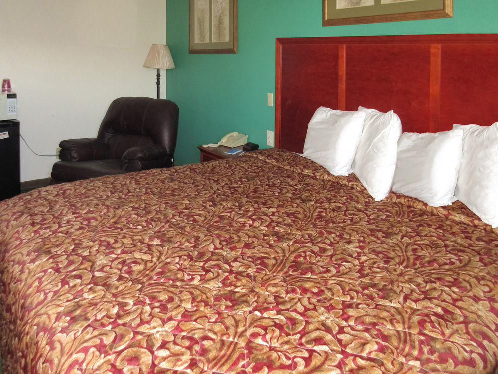 Rodeway Inn Mitchell Esterno foto