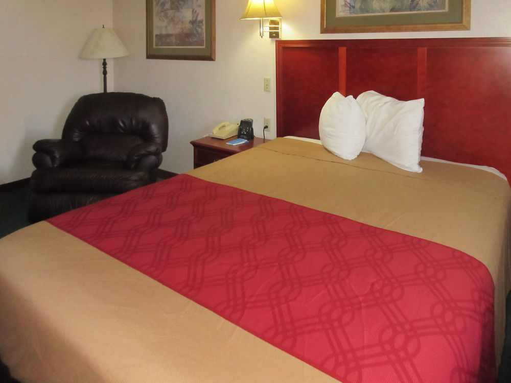 Rodeway Inn Mitchell Esterno foto